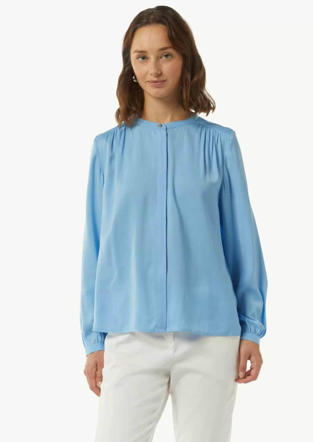 Shop Blouse en satin ornée de fronces Articles Durables | Chemisiers