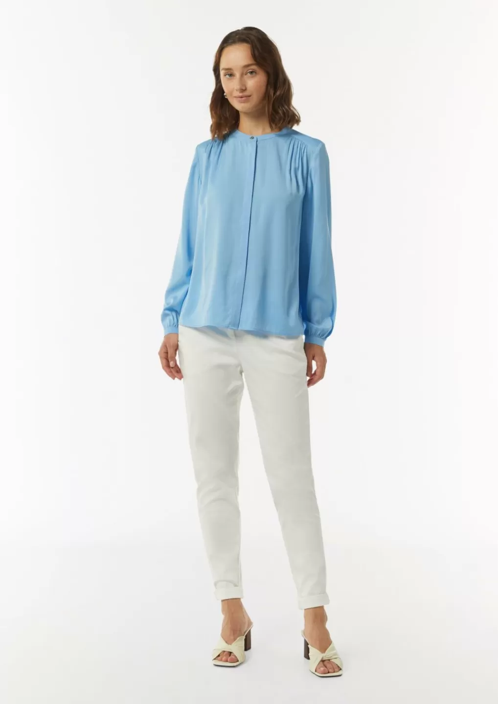 Shop Blouse en satin ornée de fronces Articles Durables | Chemisiers